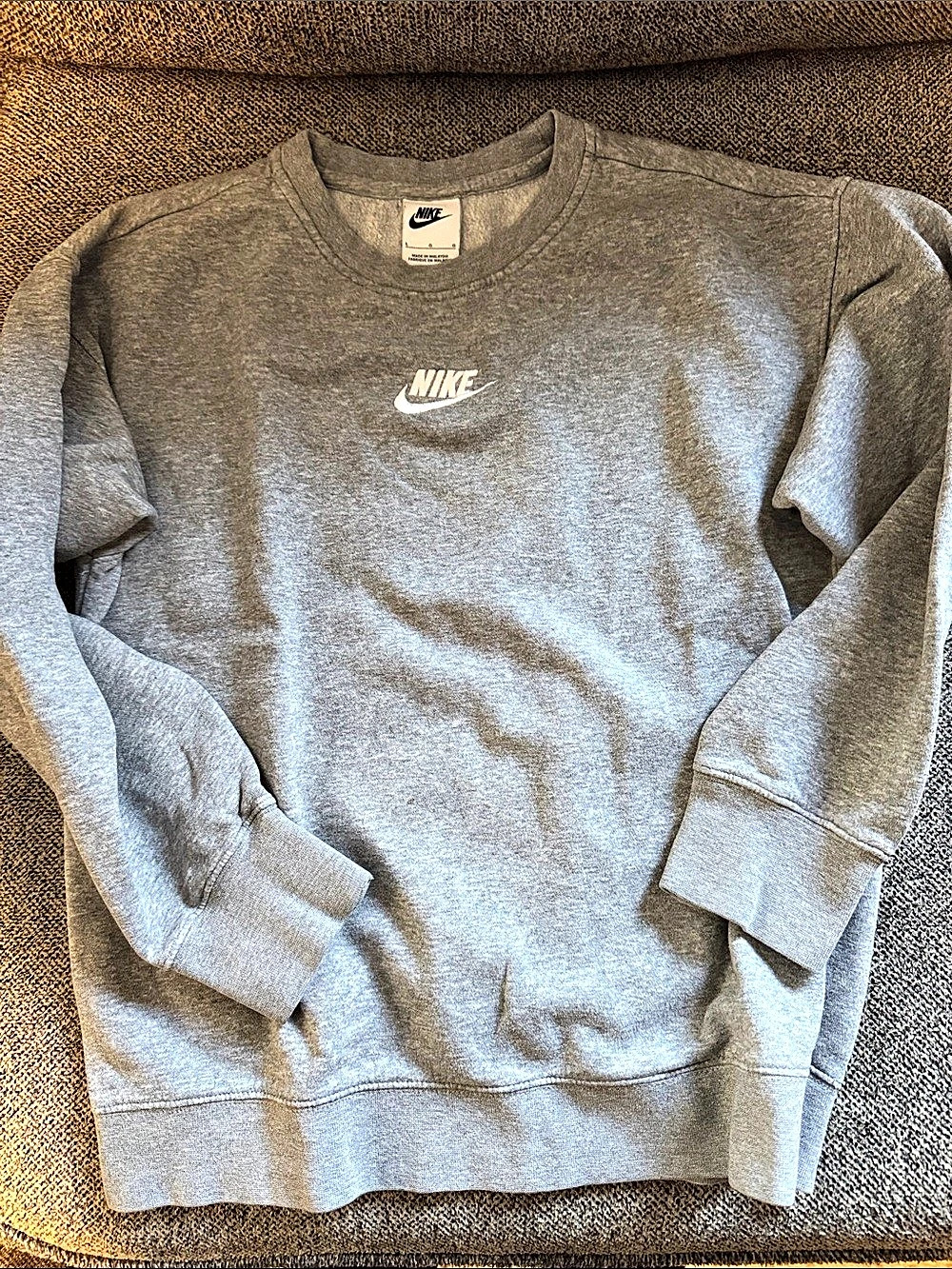 Kids Nike Center Swoosh Embroidered Crewneck Sweatshirt Gray Large
